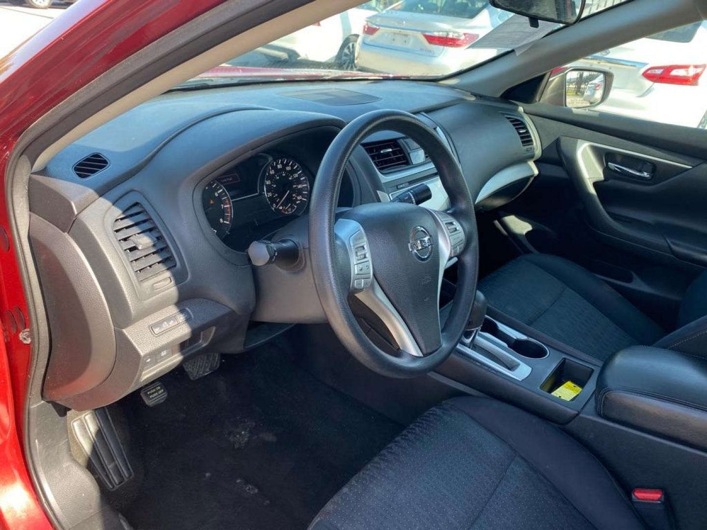 2016 RED NISSAN ALTIMA 2.5 (1N4AL3AP3GC) with an 2.5L engine, Continuously Variable transmission, located at 1507 S Hwy 67, Cedar Hill, TX, 75104, (972) 293-1833, 32.556370, -96.973297 - Photo#4