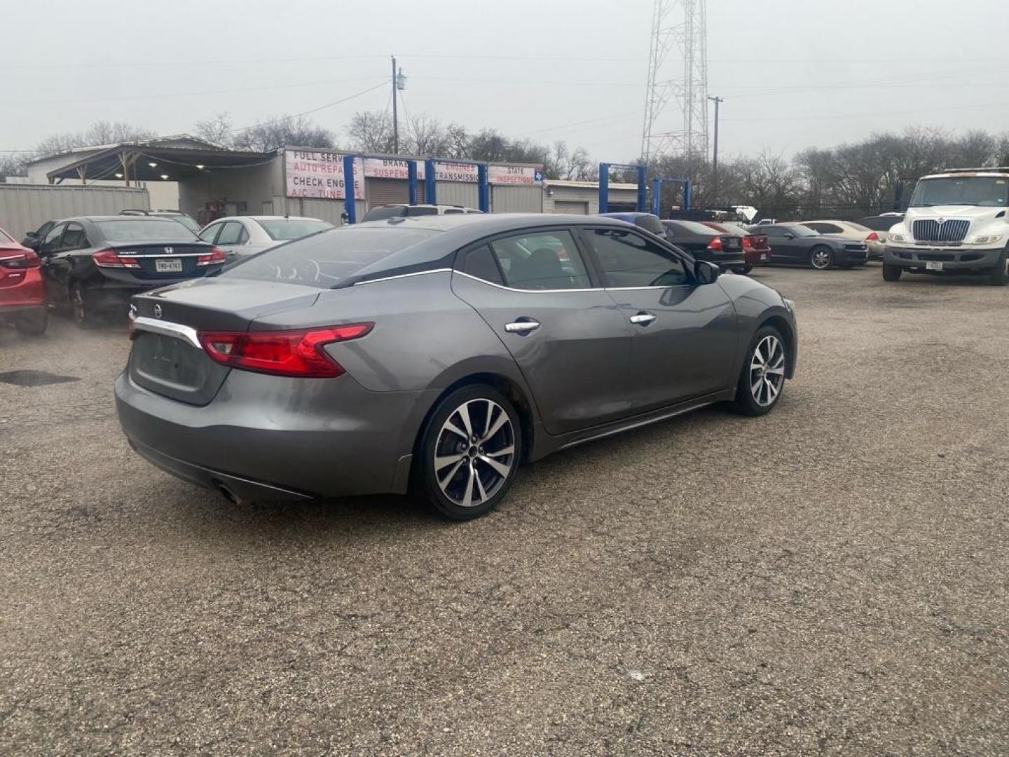 2017 GRAY NISSAN MAXIMA 3.5S (1N4AA6AP8HC) with an 3.5L engine, Continuously Variable transmission, located at 1507 S Hwy 67, Cedar Hill, TX, 75104, (972) 293-1833, 32.556370, -96.973297 - Photo#2